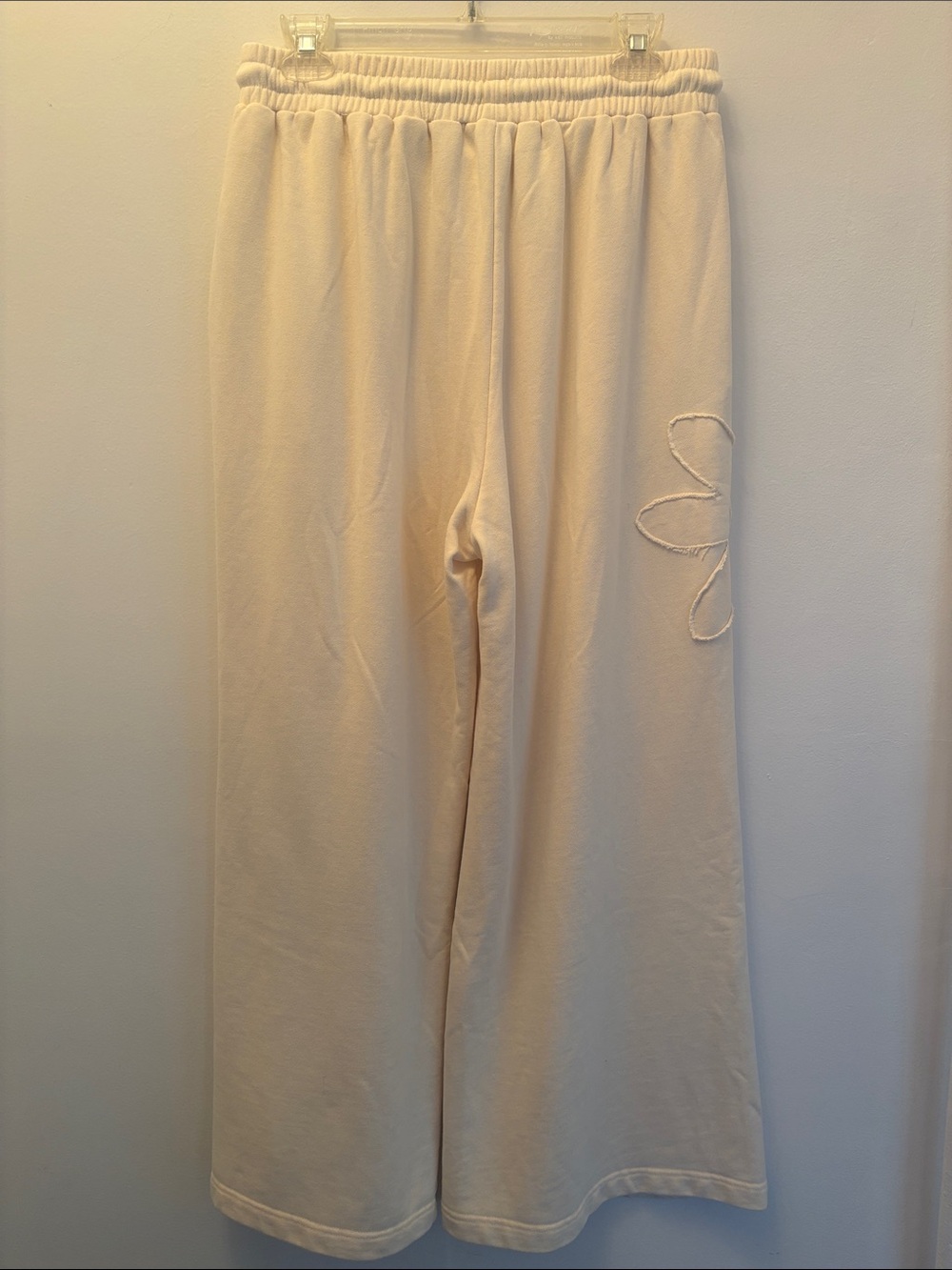 easel | NWT Cream Wide-Leg Drawstring Pants with Daisy Appliqué Sz L - Picture 11 of 11